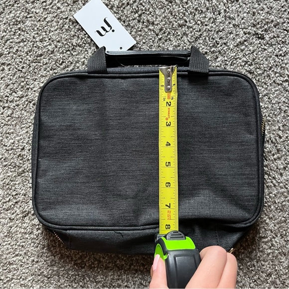 Tote and cosmetic bag - Picture 3 of 10